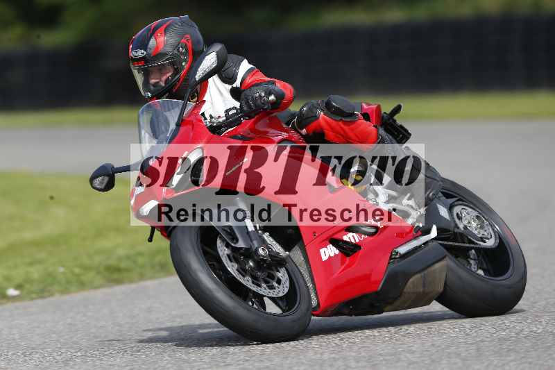 Archiv-2025/42 07.08.2025 Peter Studer Girls Day ADR/Gruppe blau/team